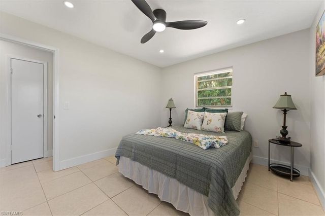 2250 Poinciana ST, Naples, FL 34105
