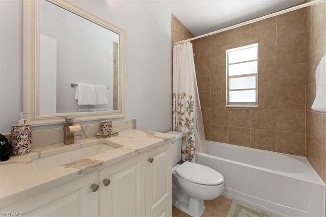 2250 Poinciana ST, Naples, FL 34105