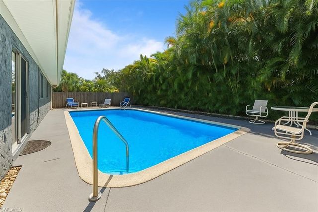 2250 Poinciana ST, Naples, FL 34105