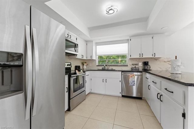 2250 Poinciana ST, Naples, FL 34105
