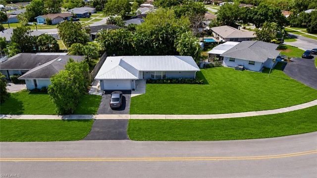 2250 Poinciana ST, Naples, FL 34105