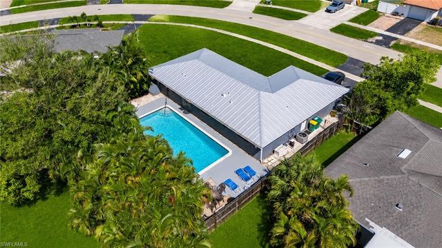 2250 Poinciana ST, Naples, FL 34105