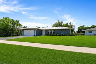 2250 Poinciana ST, Naples, FL 34105