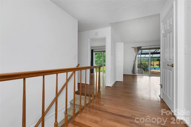 138 Surry Lane, Hendersonville, NC 28791