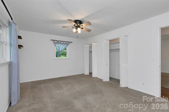138 Surry Lane, Hendersonville, NC 28791