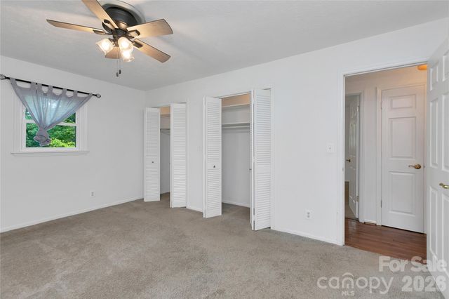 138 Surry Lane, Hendersonville, NC 28791