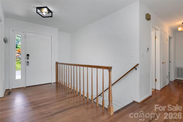 138 Surry Lane, Hendersonville, NC 28791