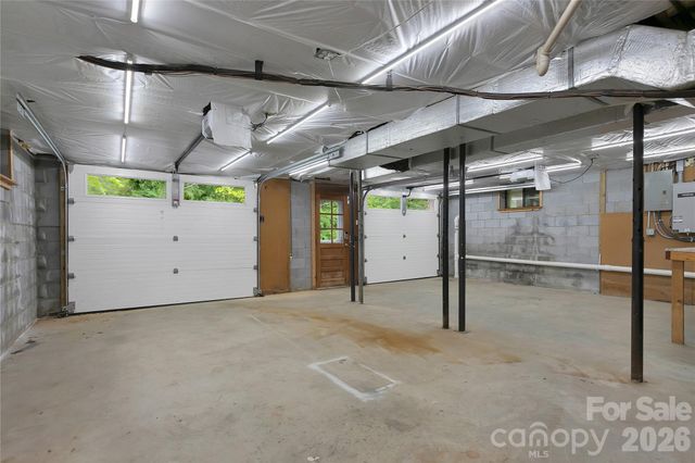 138 Surry Lane, Hendersonville, NC 28791