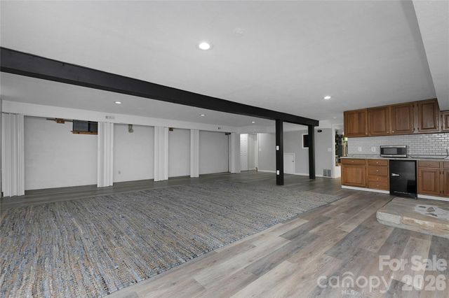 138 Surry Lane, Hendersonville, NC 28791
