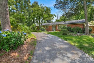 138 Surry Lane, Hendersonville, NC 28791