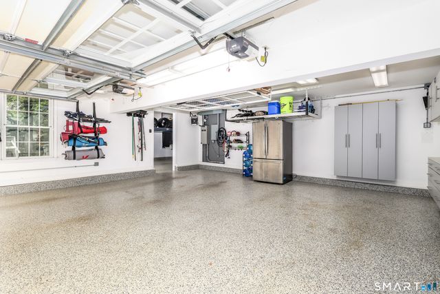 9 Hidden Brook Drive, Brookfield, CT 06804