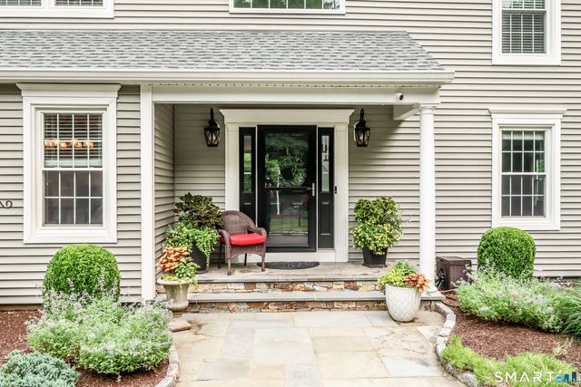 9 Hidden Brook Drive, Brookfield, CT 06804
