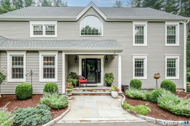 9 Hidden Brook Drive, Brookfield, CT 06804