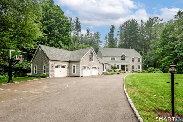 9 Hidden Brook Drive, Brookfield, CT 06804
