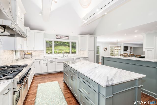 9 Hidden Brook Drive, Brookfield, CT 06804