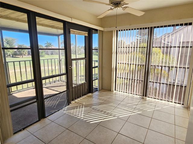 812 CAPRI ISLES BOULEVARD 225, Venice, FL 34292