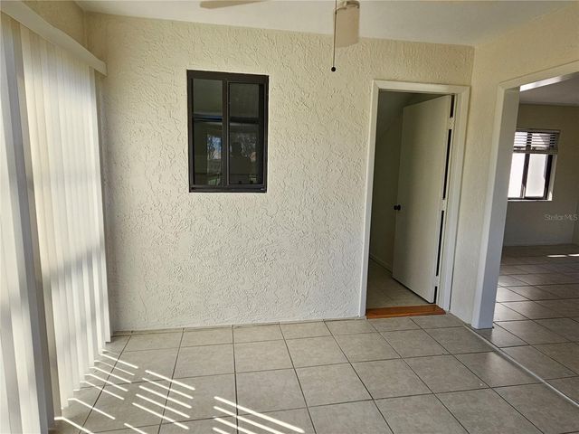 812 CAPRI ISLES BOULEVARD 225, Venice, FL 34292