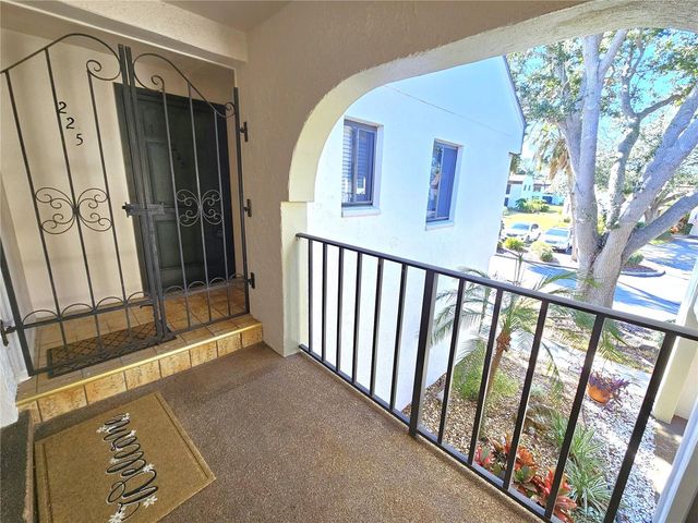 812 CAPRI ISLES BOULEVARD 225, Venice, FL 34292