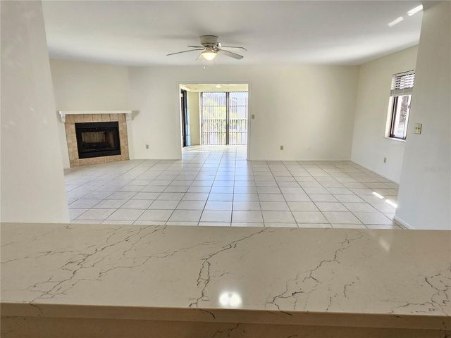 812 CAPRI ISLES BOULEVARD 225, Venice, FL 34292