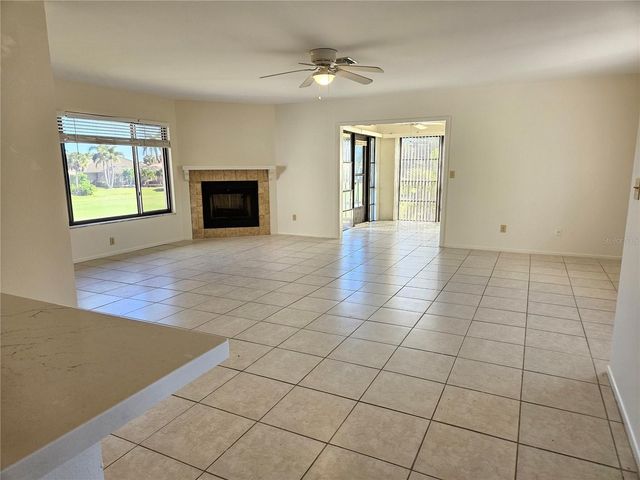 812 CAPRI ISLES BOULEVARD 225, Venice, FL 34292
