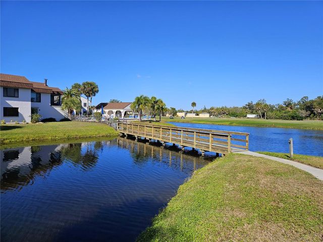 812 CAPRI ISLES BOULEVARD 225, Venice, FL 34292