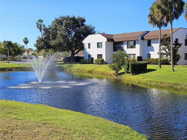 812 CAPRI ISLES BOULEVARD 225, Venice, FL 34292