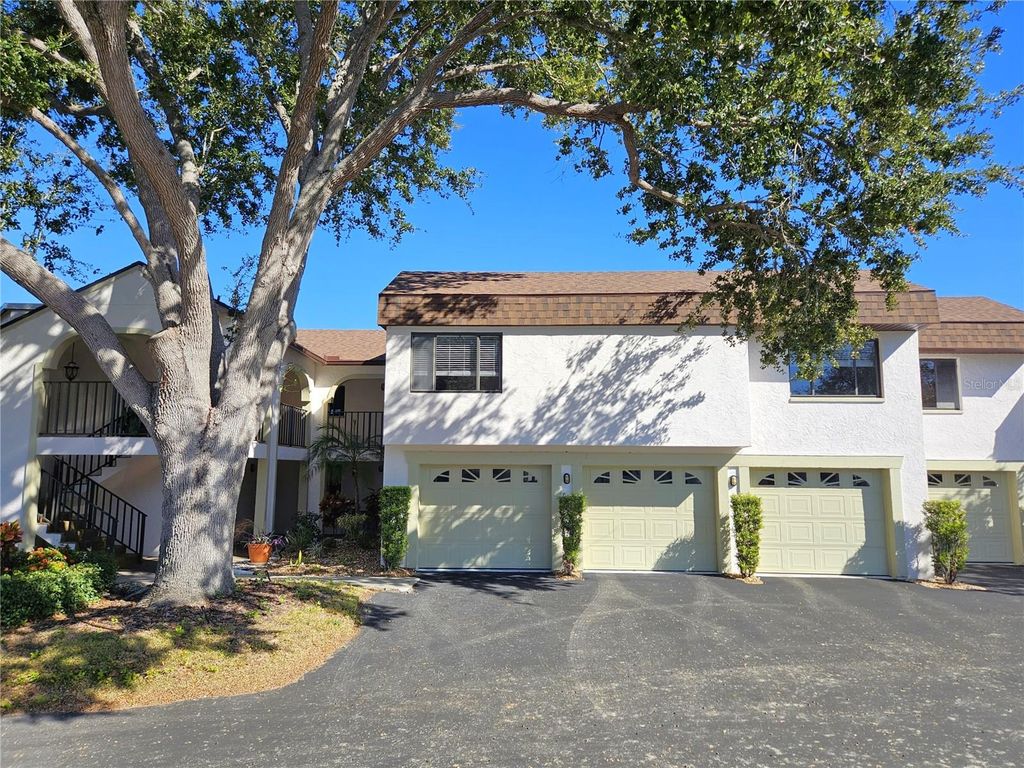 812 CAPRI ISLES BOULEVARD 225, Venice, FL 34292