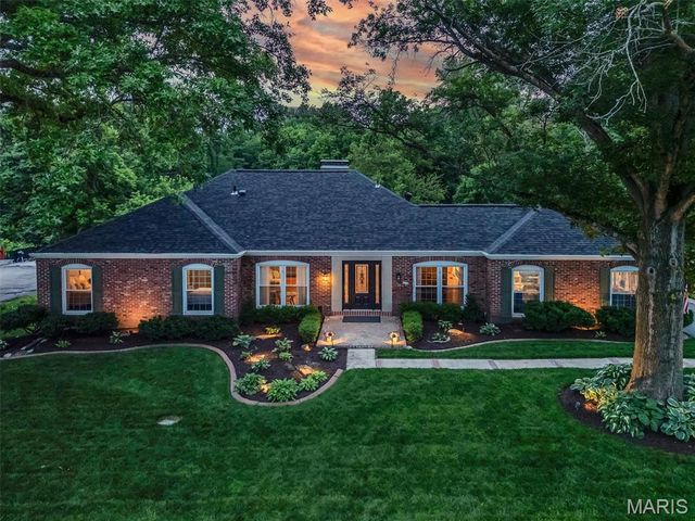 51 High Valley Drive, Chesterfield, MO 63017