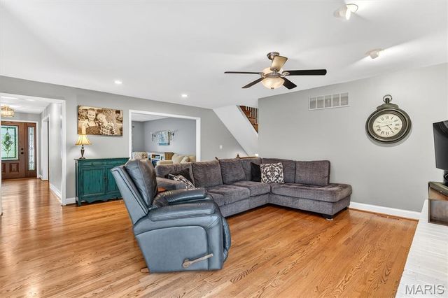 51 High Valley Drive, Chesterfield, MO 63017