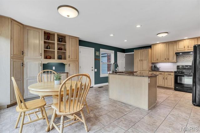 51 High Valley Drive, Chesterfield, MO 63017