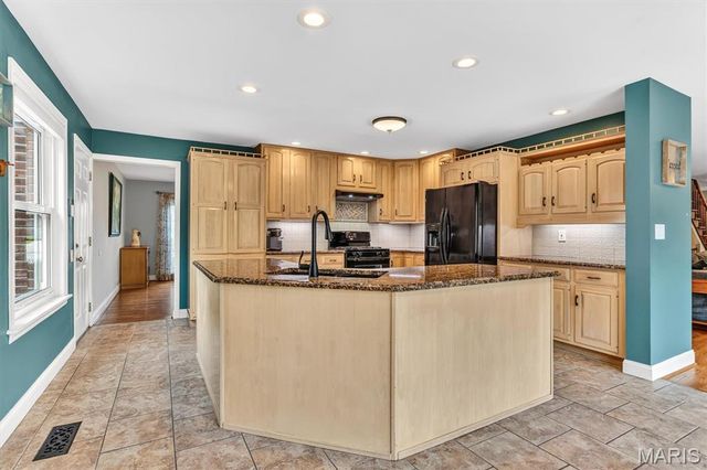 51 High Valley Drive, Chesterfield, MO 63017