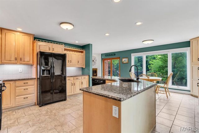 51 High Valley Drive, Chesterfield, MO 63017