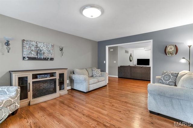 51 High Valley Drive, Chesterfield, MO 63017