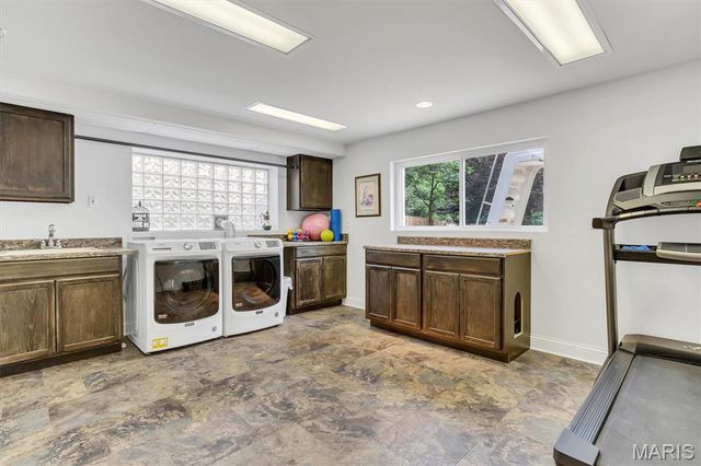 51 High Valley Drive, Chesterfield, MO 63017