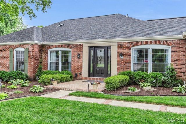 51 High Valley Drive, Chesterfield, MO 63017