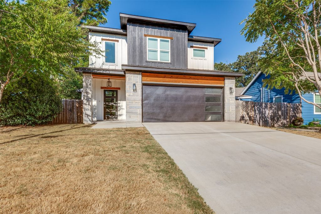 1315 Oak Knoll Drive, Haltom City, TX 76117 — exterior