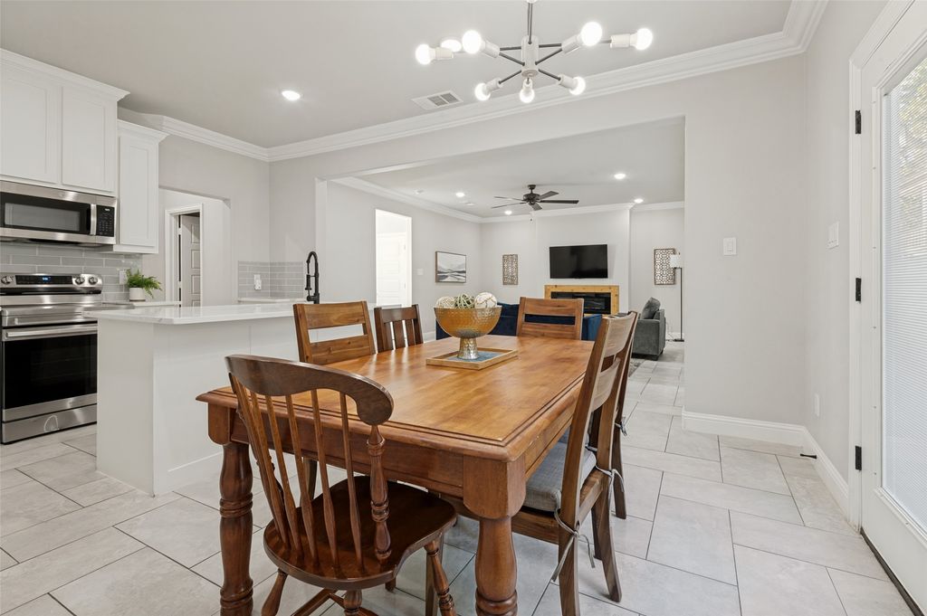 1315 Oak Knoll Drive, Haltom City, TX 76117 — photo 5