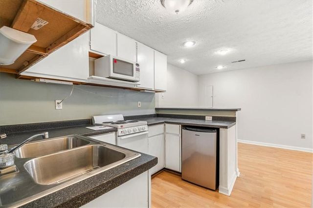 11190 Abbotts Station Drive, Johns Creek, GA 30097