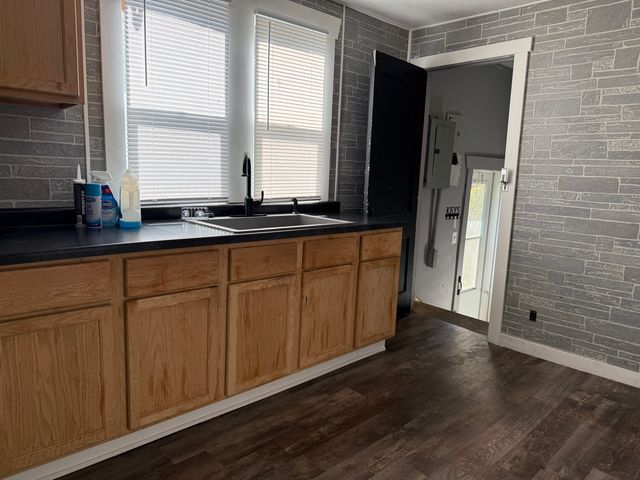 909 W Cushing Street, Decatur, IL 62526