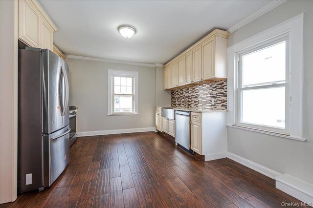 523 Bayview Avenue, Cedarhurst, NY 11516