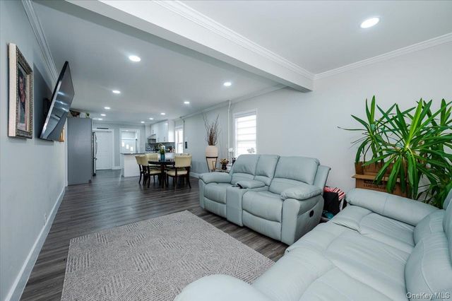 523 Bayview Avenue, Cedarhurst, NY 11516