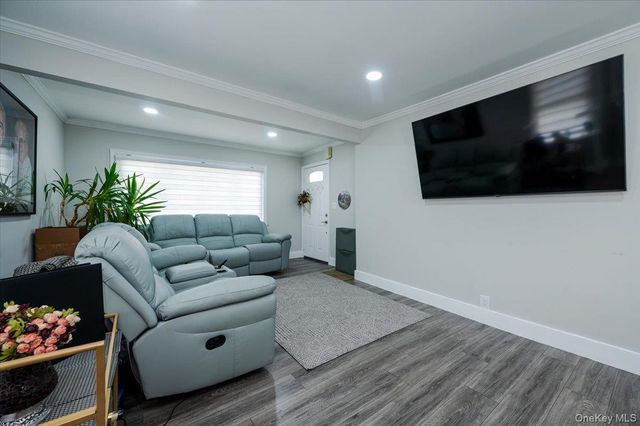 523 Bayview Avenue, Cedarhurst, NY 11516