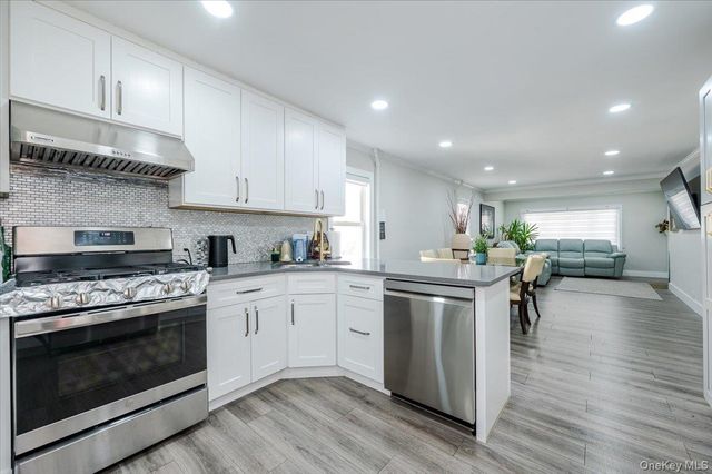 523 Bayview Avenue, Cedarhurst, NY 11516