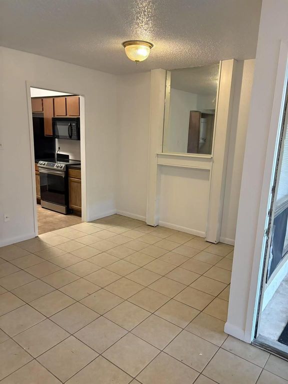 1705 Crossing PL 141, Austin, TX 78741