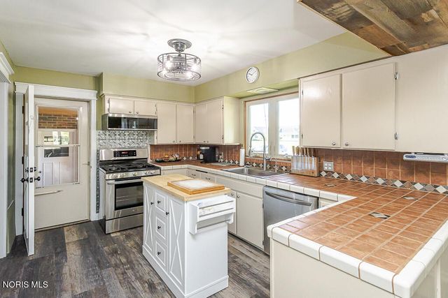 3707 Curtice Road, Northwood, OH 43619