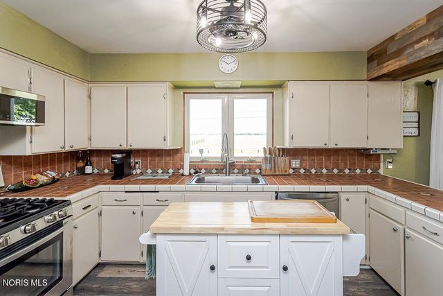 3707 Curtice Road, Northwood, OH 43619