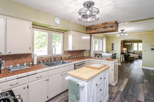3707 Curtice Road, Northwood, OH 43619