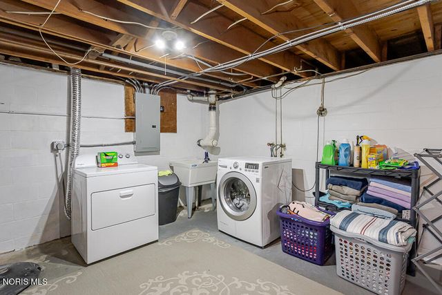 3707 Curtice Road, Northwood, OH 43619
