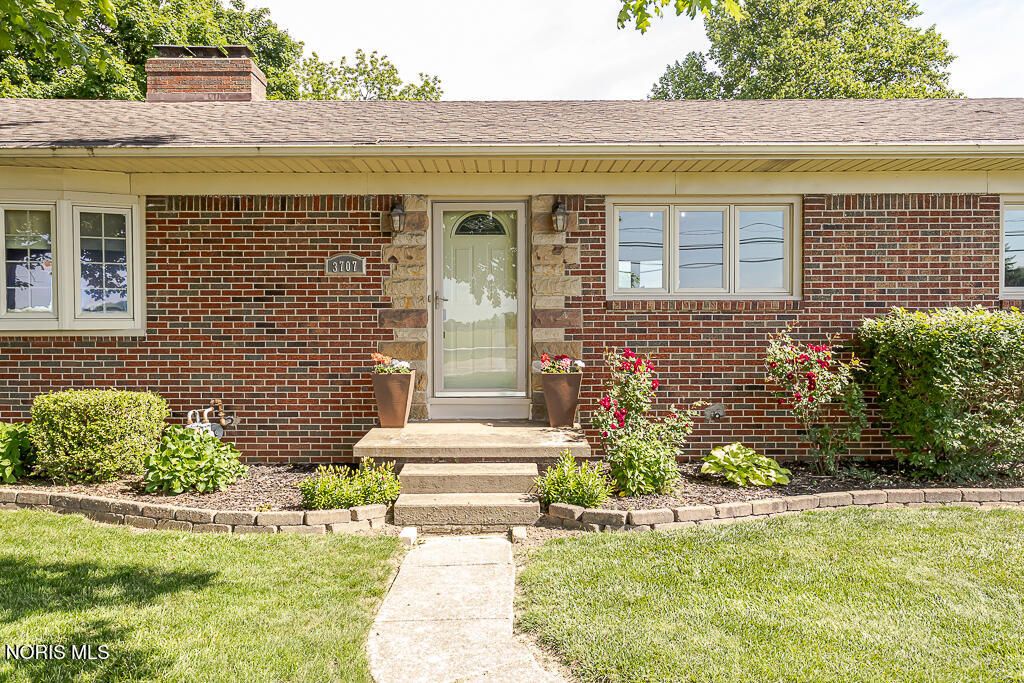 3707 Curtice Road, Northwood, OH 43619