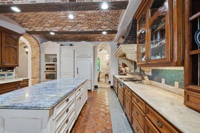2426 Blue Lake Drive, Magnolia, TX 77354